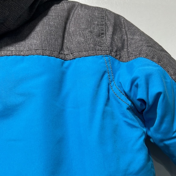 ❄️ Carters coat. Size 18 months. Excellent condition. - Picture 8 of 13